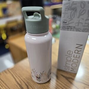 Simple Modern Winnie the Pooh Water Bottle 32 oz.